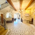 Vila Rossa Gozo - 5 Bedroom Ensuite With Pool & Jacuzzi
