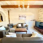 Villa Rossa Gozo - 5 Bedroom Ensuite With Pool & Jacuzzi