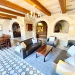 Rossa Gozo - 5 Bedroom Ensuite With Pool & Jacuzzi Villa Xewkija