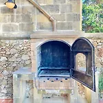 Rossa Gozo - 5 Bedroom Ensuite With Pool & Jacuzzi Villa Xewkija