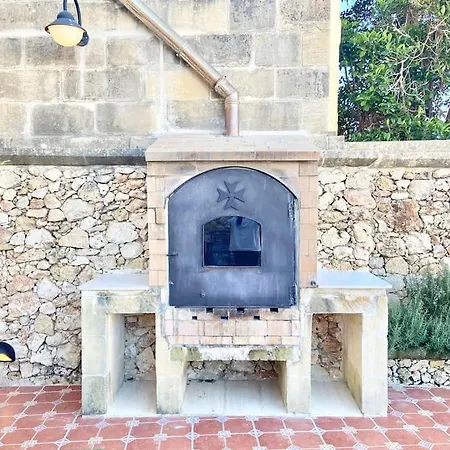 Rossa Gozo - 5 Bedroom Ensuite With Pool & Jacuzzi *