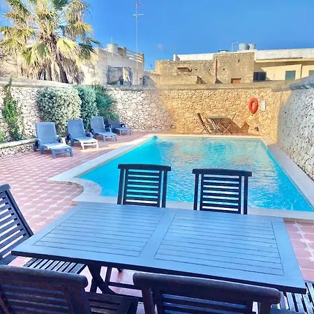 Rossa Gozo - 5 Bedroom Ensuite With Pool & Jacuzzi Villa