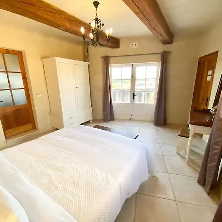 Rossa Gozo - 5 Bedroom Ensuite With Pool & Jacuzzi Villa