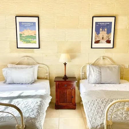 Rossa Gozo - 5 Bedroom Ensuite With Pool & Jacuzzi