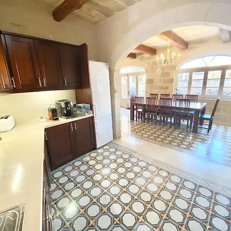 Rossa Gozo - 5 Bedroom Ensuite With Pool & Jacuzzi Xewkija