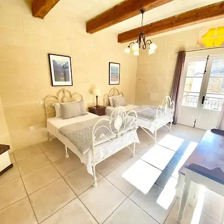 Villa Rossa Gozo - 5 Bedroom Ensuite With Pool & Jacuzzi Xewkija
