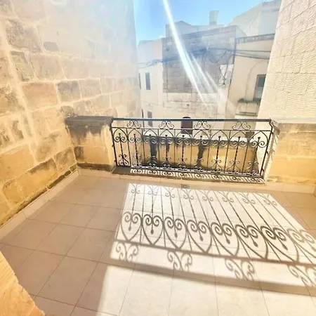 Rossa Gozo - 5 Bedroom Ensuite With Pool & Jacuzzi *