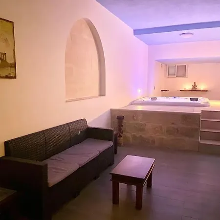 Villa Rossa Gozo - 5 Bedroom Ensuite With Pool & Jacuzzi Xewkija