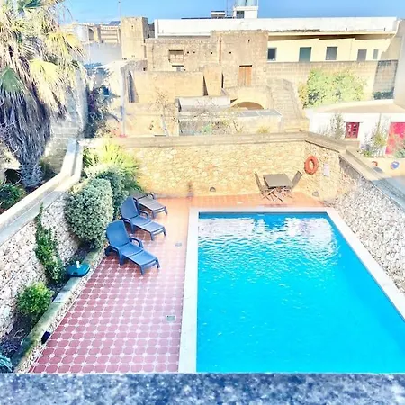 Vilă Rossa Gozo - 5 Bedroom Ensuite With Pool & Jacuzzi Xewkija