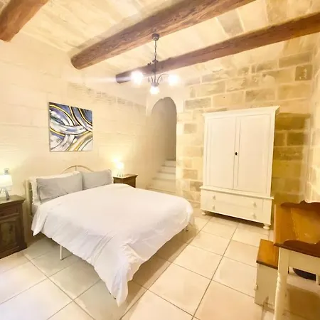 Rossa Gozo - 5 Bedroom Ensuite With Pool & Jacuzzi Xewkija