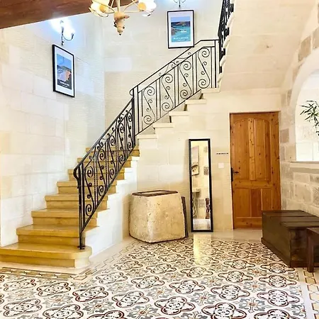 Rossa Gozo - 5 Bedroom Ensuite With Pool & Jacuzzi Villa Xewkija