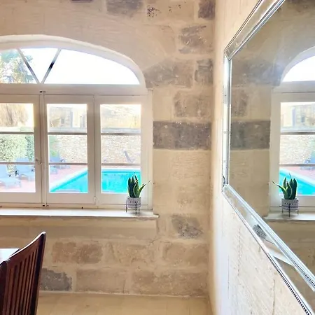 Villa Rossa Gozo - 5 Bedroom Ensuite With Pool & Jacuzzi