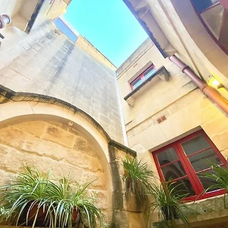 Villa Rossa Gozo - 5 Bedroom Ensuite With Pool & Jacuzzi