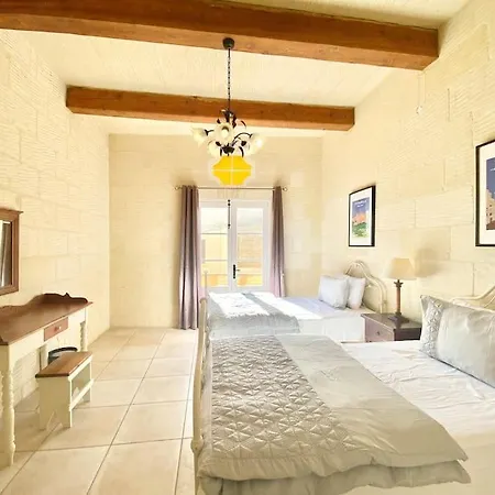 Rossa Gozo - 5 Bedroom Ensuite With Pool & Jacuzzi Villa Xewkija
