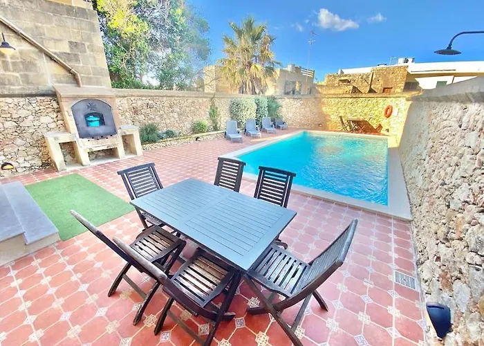 Rossa Gozo - 5 Bedroom Ensuite With Pool & Jacuzzi Villa *