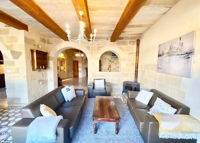 Rossa Gozo - 5 Bedroom Ensuite With Pool & Jacuzzi Xewkija